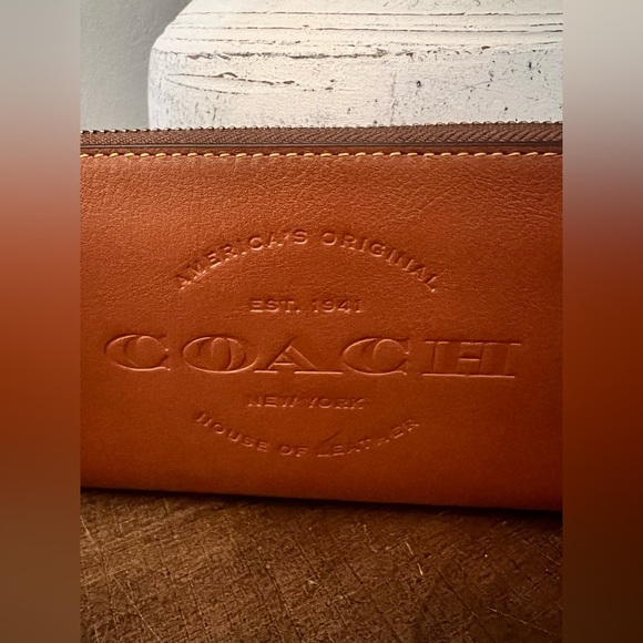 Coach Accordian Wallet - Picture 10 of 10